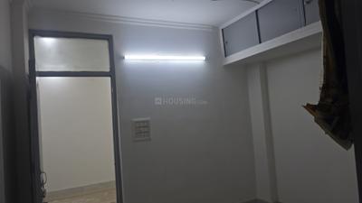 Bedroom Image of 800 Sq.ft 3 BHK Builder Floor for sale in Laxmi Nagar New Delhi for Rs. 5500000
