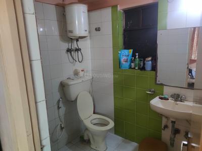 Bathroom Image of 900 Sq.ft 2 BHK Apartment / Flat for sale in Diamond City West, Sarsuna Kolkata for Rs. 5500000