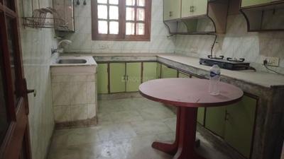 Kitchen Image of 650 Sq.ft 1 BHK Builder Floor for rent in Sector 14 Gurgaon for Rs. 20000