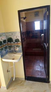Bathroom Image of 800 Sq.ft 2 BHK Independent House for rent in Murlichack Patna for Rs. 7000
