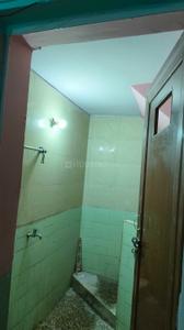 Bathroom Image of 650 Sq.ft 2 BHK Builder Floor for rent in Aishbagh Lucknow for Rs. 7500