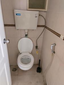 Common Bathroom Image of 600 Sq.ft 1 BHK Apartment / Flat for rent in Kesar Gardens, Kharghar Navi Mumbai for Rs. 26000