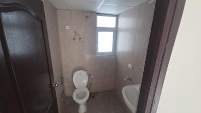 Bathroom Image of 450 Sq.ft 1 BHK Apartment / Flat for rent in Aditya Urban Homes Phase 1C, Bamheta Village Ghaziabad for Rs. 9500