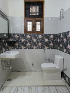 Bathroom Image of 2367 Sq.ft 3 BHK Independent House for rent in Sector 40 Gurgaon for Rs. 55000