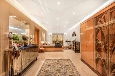 Bedroom Image of 4110 Sq.ft 6 BHK Duplex for sale in Kalpataru Heights, Agripada Mumbai for Rs. 320000000