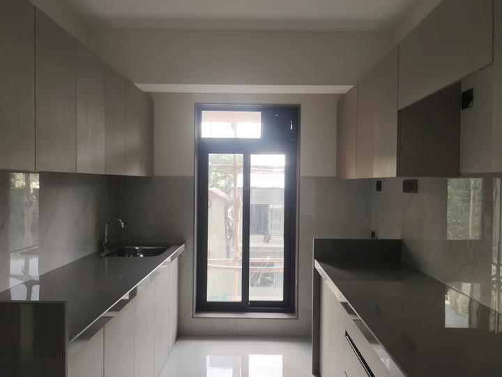 Silver Serene Main Image 1