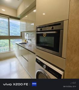 Kitchen Image of 950 Sq.ft 2 BHK Apartment / Flat for rent in Hiranandani Castle Rock, Powai Mumbai for Rs. 120000