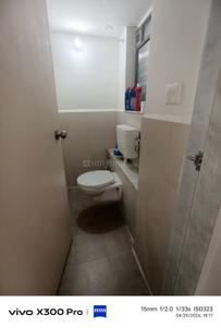 Bathroom Image of 510 Sq.ft 1 BHK Apartment / Flat for rent in Lower Parel Mumbai for Rs. 57000
