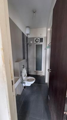Ashar Sapphire Bathroom One 3