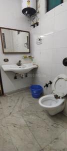 Bathroom Image of 900 Sq.ft 3 BHK Independent House for rent in Kalyan Vihar New Delhi for Rs. 50000