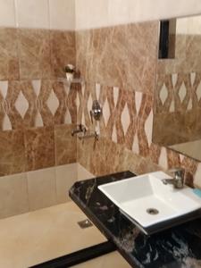Bathroom Image of 3001 Sq.ft 3 BHK Builder Floor for rent in Sector 72 Noida for Rs. 45000