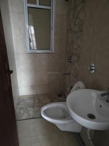 Pinnacle D Dreams Bathroom Two 3