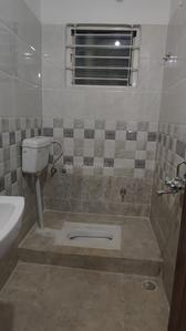 Bathroom Image of 1000 Sq.ft 2 BHK Apartment / Flat for rent in MP Tirupati ML Highrise, Eco Green City Bhopal for Rs. 22000