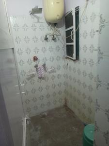 Bathroom Image of 800 Sq.ft 2 BHK Builder Floor for rent in Dilshad Garden New Delhi for Rs. 26000