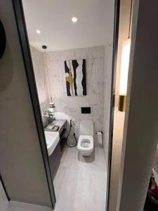 Image of 800 Sq.ft 2 BHK Apartment / Flat for sale in Roswalt Raya, Chembur, Mumbai for Rs. 19000000