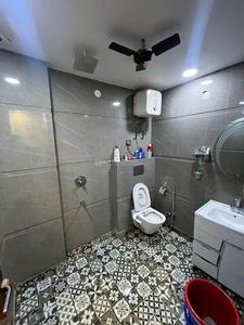 Bathroom Image of 720 Sq.ft 2 BHK Builder Floor for sale in Shalimar Bagh New Delhi for Rs. 13500000