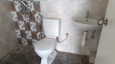 Bathroom Image of 650 Sq.ft 1 BHK Apartment / Flat for rent in Mahindra Happinest Kalyan Project A, Bhiwandi Thane for Rs. 11000