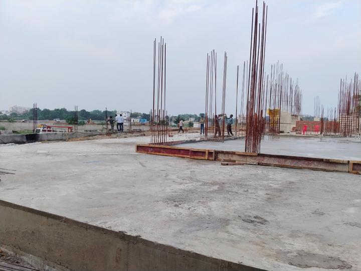 The woods kohinoor Jankipuram Main Image 1