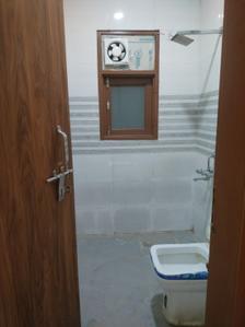 Bathroom Image of 500 Sq.ft 1 BHK Apartment / Flat for rent in Rajpur Khurd Extension New Delhi for Rs. 14000