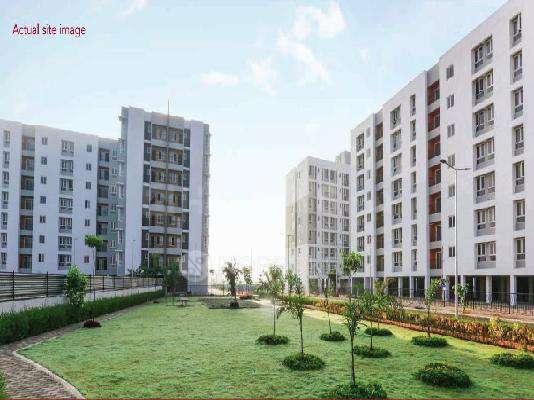 Navins Hillview Avenue Main Image 1