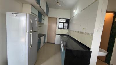 Kitchen Image of 900 Sq.ft 2 BHK Apartment / Flat for rent in Magarpatta Iris, Magarpatta City Pune for Rs. 36000