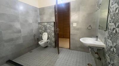 Image of 2200 Sq.ft 2 BHK Builder Floor for rent in Sector 17, Faridabad for Rs. 28000