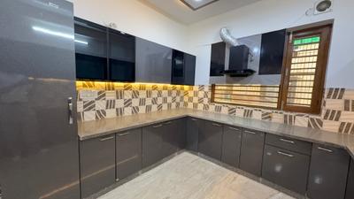 Kitchen Image of 2700 Sq.ft 4 BHK Builder Floor for sale in Sector 35 Faridabad for Rs. 27000000