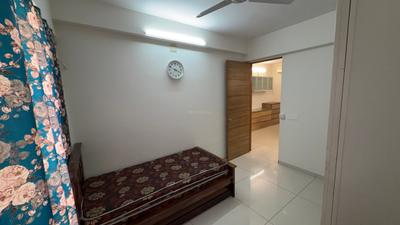 Bedroom Image of 2700 Sq.ft 4 BHK Apartment / Flat for rent in Earth Elegance, Bodakdev Ahmedabad for Rs. 100000