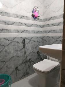 Common Bathroom Image of 900 Sq.ft 2 BHK Builder Floor for sale in Mayur Vihar Phase 1 New Delhi for Rs. 6500000