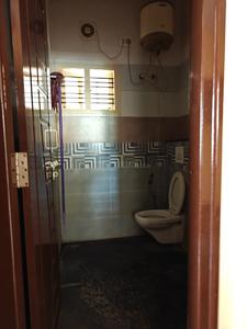 Bathroom Image of 950 Sq.ft 2 BHK Apartment / Flat for rent in Annapurneshwari Nagar Bengaluru for Rs. 30000