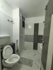 Bathroom Image of 1550 Sq.ft 3 BHK Apartment / Flat for rent in Saket Nagar Indore for Rs. 40000