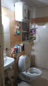 Bathroom Image of 1200 Sq.ft 2 BHK Apartment / Flat for rent in Omaxe Heights, Sector 86 Faridabad for Rs. 22000