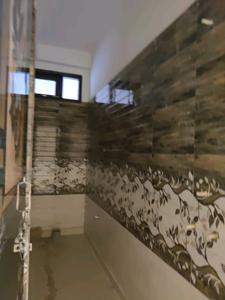 Common Bathroom Image of 900 Sq.ft 3 BHK Builder Floor for sale in DLF Ankur Vihar Ghaziabad for Rs. 3530020