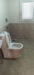 Bathroom Image of 1500 Sq.ft 3 BHK Apartment / Flat for rent in Vaishnavi Gardenia, T Dasarahalli Bengaluru for Rs. 50000