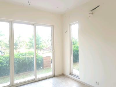 Living Room Image of 2906 Sq.ft 3 BHK Apartment / Flat for sale in BPTP Amstoria , Sector 102 Gurgaon for Rs. 28100000