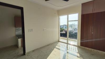 Bedroom Image of 800 Sq.ft 2 BHK Builder Floor for rent in Freedom Fighters Enclave New Delhi for Rs. 21500
