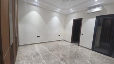 Bedroom Image of 2550 Sq.ft 4 BHK Builder Floor for sale in Rajouri Garden New Delhi for Rs. 56000000