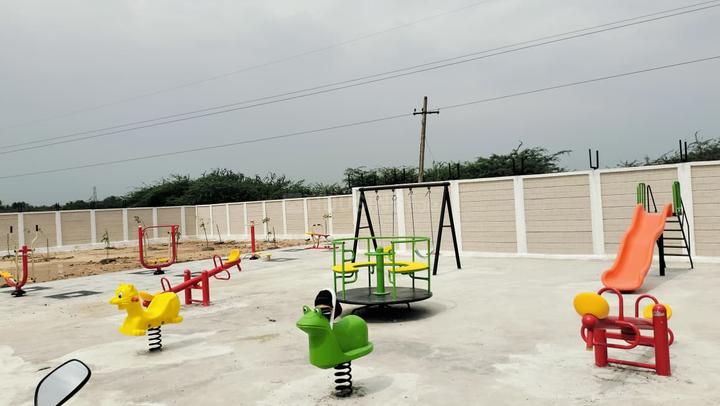 Breeze Avenue Main Image 1