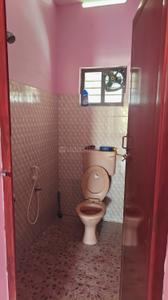Bathroom Image of 1500 Sq.ft 3 BHK Builder Floor for rent in Menamkulam Thiruvananthapuram for Rs. 8000