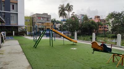 Playing Area Image of 1250 Sq.ft 3 BHK Apartment / Flat for rent in Chinar Park Kolkata for Rs. 25000