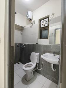 Bathroom Image of 920 Sq.ft 3 BHK Apartment / Flat for sale in Shapoorji Pallonji Houshing Complex, Rajarhat Kolkata for Rs. 6500000