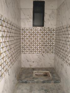 Common Bathroom Image of 500 Sq.ft 2 BHK Builder Floor for sale in New Ashok Nagar New Delhi for Rs. 4500000