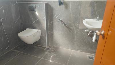 Bathroom Image of 5000 Sq.ft 6 BHK Duplex for sale in Uthandi Chennai for Rs. 55000000