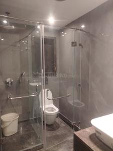 Bathroom Image of 900 Sq.ft 2 BHK Independent House for rent in Lajpat Nagar New Delhi for Rs. 50000