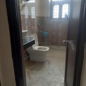 Bathroom Image of 1200 Sq.ft 2 BHK Independent House for rent in Surendra Home South City 1, Sector 41 Gurgaon for Rs. 45000