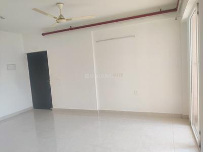 Living Room Image of 1000 Sq.ft 3 BHK Apartment / Flat for rent in Signature Global Golf Green, Sector 79 Gurgaon for Rs. 19000