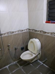 Aalay Empire Solitaire Common Bathroom 4