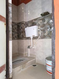 Common Bathroom Image of 450 Sq.ft 2 BHK Builder Floor for rent in Pratap Vihar Ghaziabad for Rs. 18000
