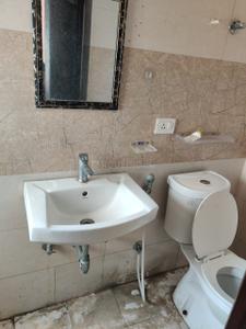 Image of 945 Sq.ft 2 BHK Apartment / Flat for rent in Shri Radha Aqua Garden, Noida Extension, Greater Noida for Rs. 17000