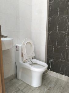 Common Bathroom Image of 1250 Sq.ft 3 BHK Builder Floor for rent in Bali Nagar New Delhi for Rs. 40000